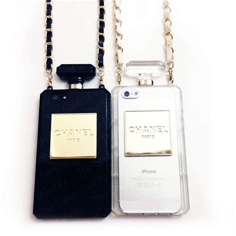 chanel cover iphone 5s|Chanel iPhone case with chain.